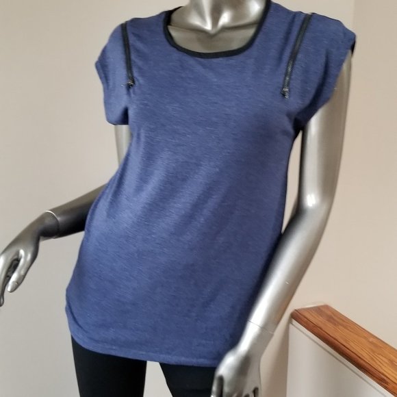Blue top with zippers on shoulder - Picture 4 of 4